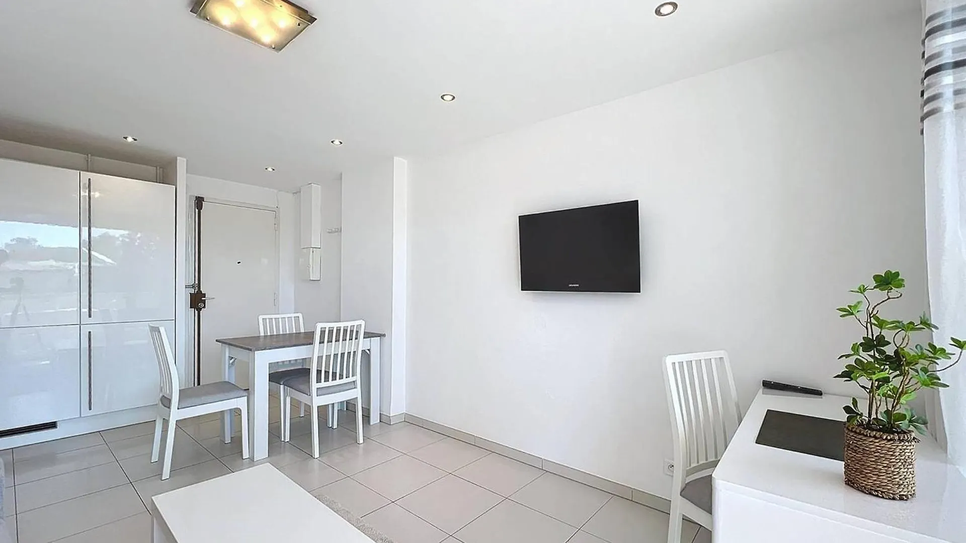 Apartment Appartement Moderne Et Lumineux A 2 Pas De La Plage, Parking Inclus - Fr-1-770-27 La Ciotat