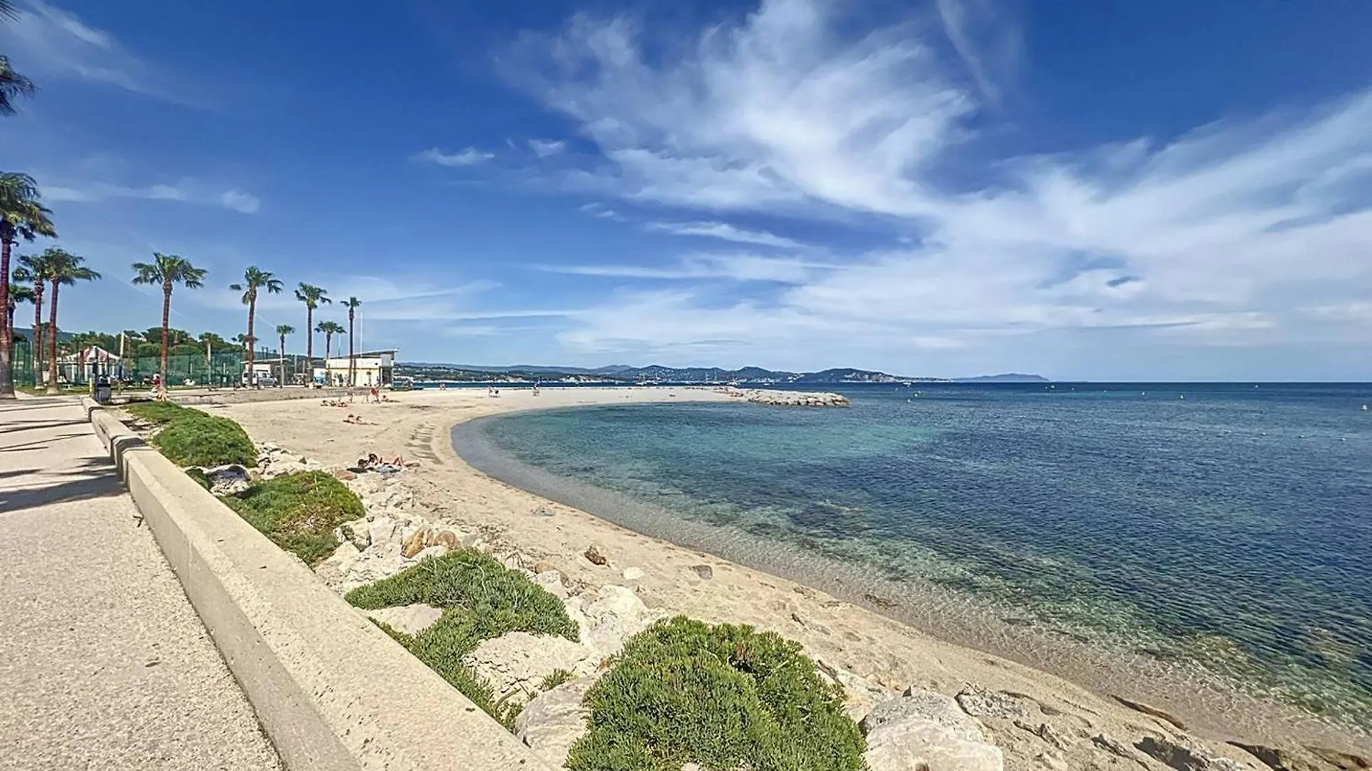 Appartement Moderne Et Lumineux A 2 Pas De La Plage, Parking Inclus - Fr-1-770-27 La Ciotat 0*,  France