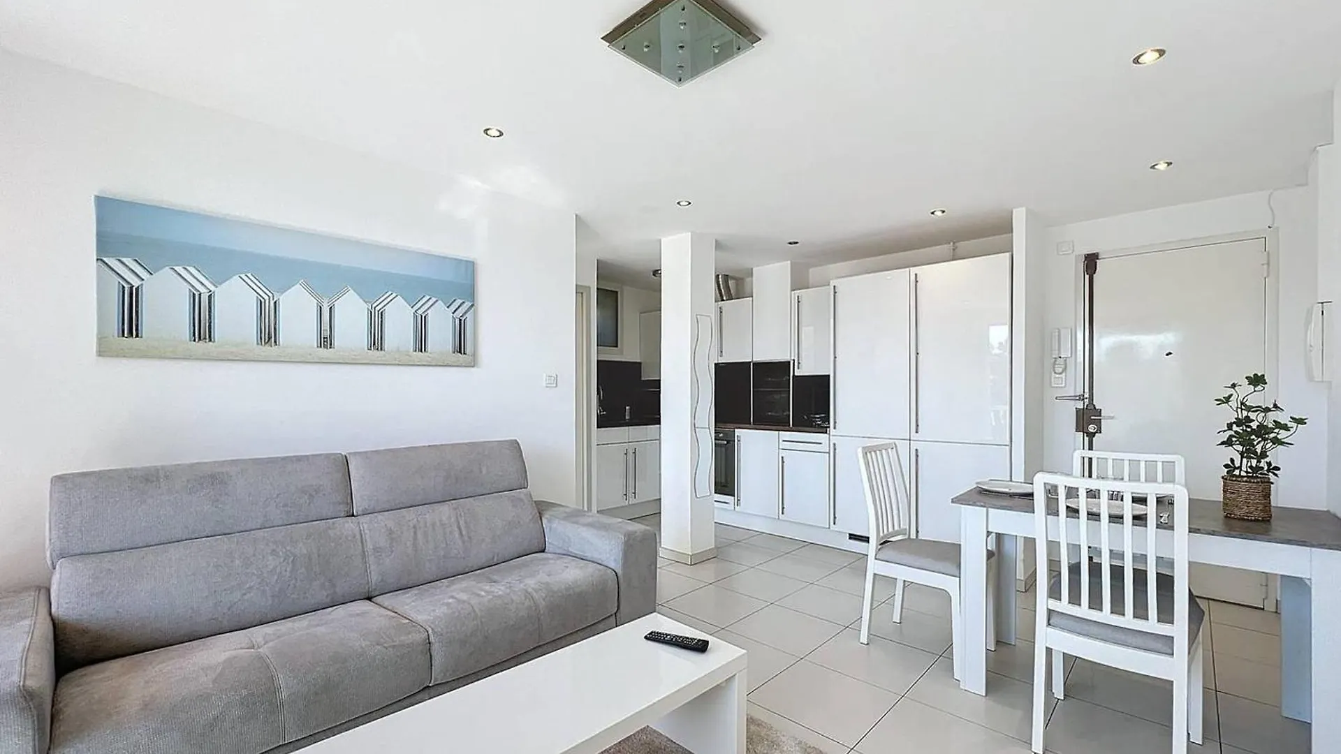 Appartement Moderne Et Lumineux A 2 Pas De La Plage, Parking Inclus - Fr-1-770-27 La Ciotat Apartment