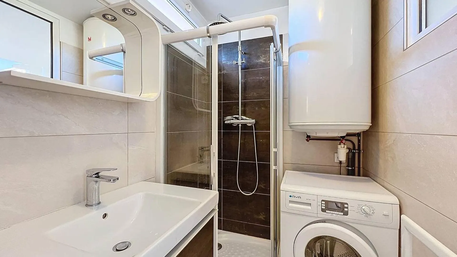 Appartement Moderne Et Lumineux A 2 Pas De La Plage, Parking Inclus - Fr-1-770-27 La Ciotat 0*,