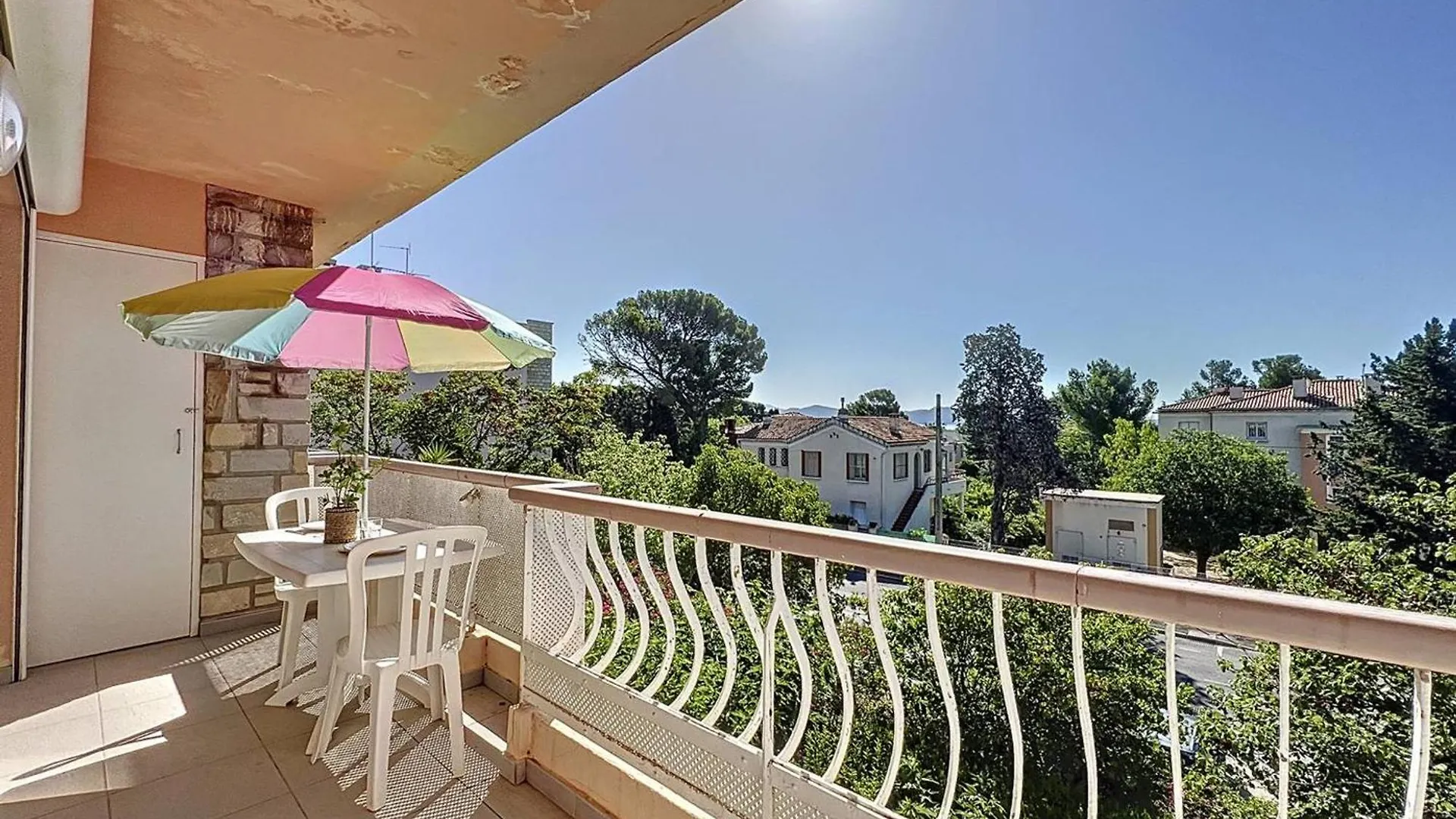 Appartement Moderne Et Lumineux A 2 Pas De La Plage, Parking Inclus - Fr-1-770-27 contacts