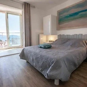  Apartment Tres Beau T2 Climatise Refait A Neuf, Vue Mer Panoramique Exceptionnelle A 120m A Pied De La Plage